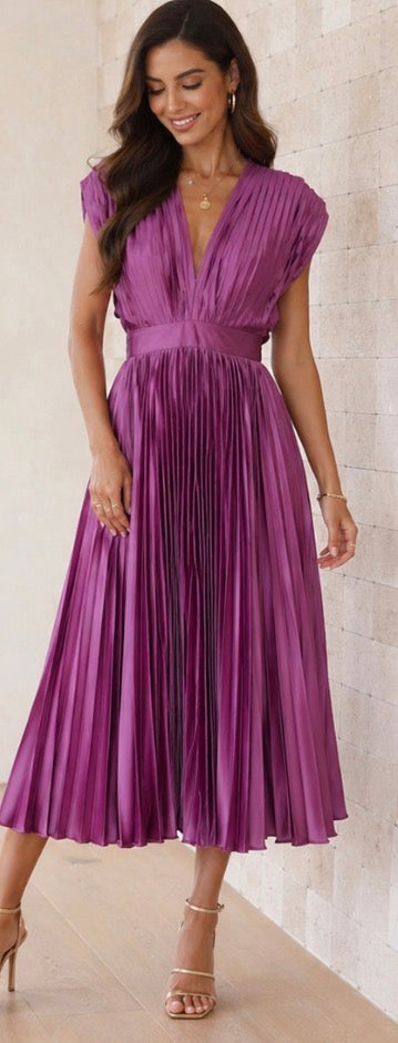 Violet &amp; Grace™ | Timeless Pleated Midi Dress