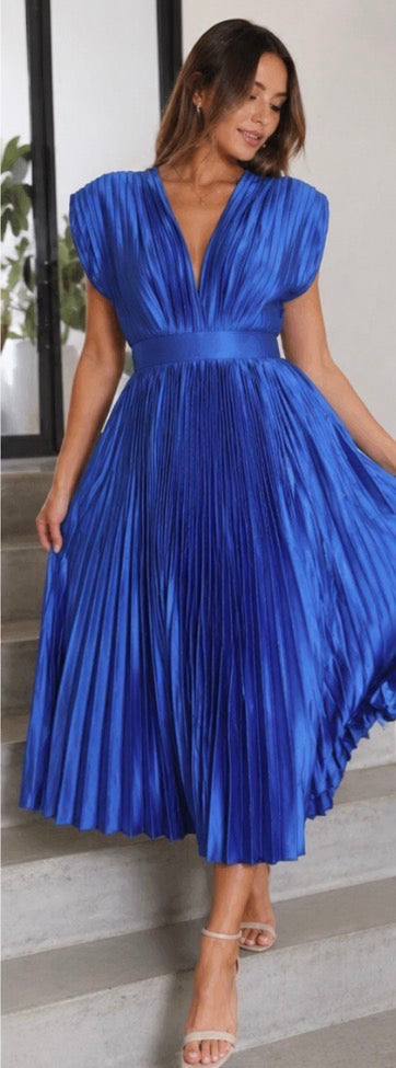 Violet &amp; Grace™ | Timeless Pleated Midi Dress