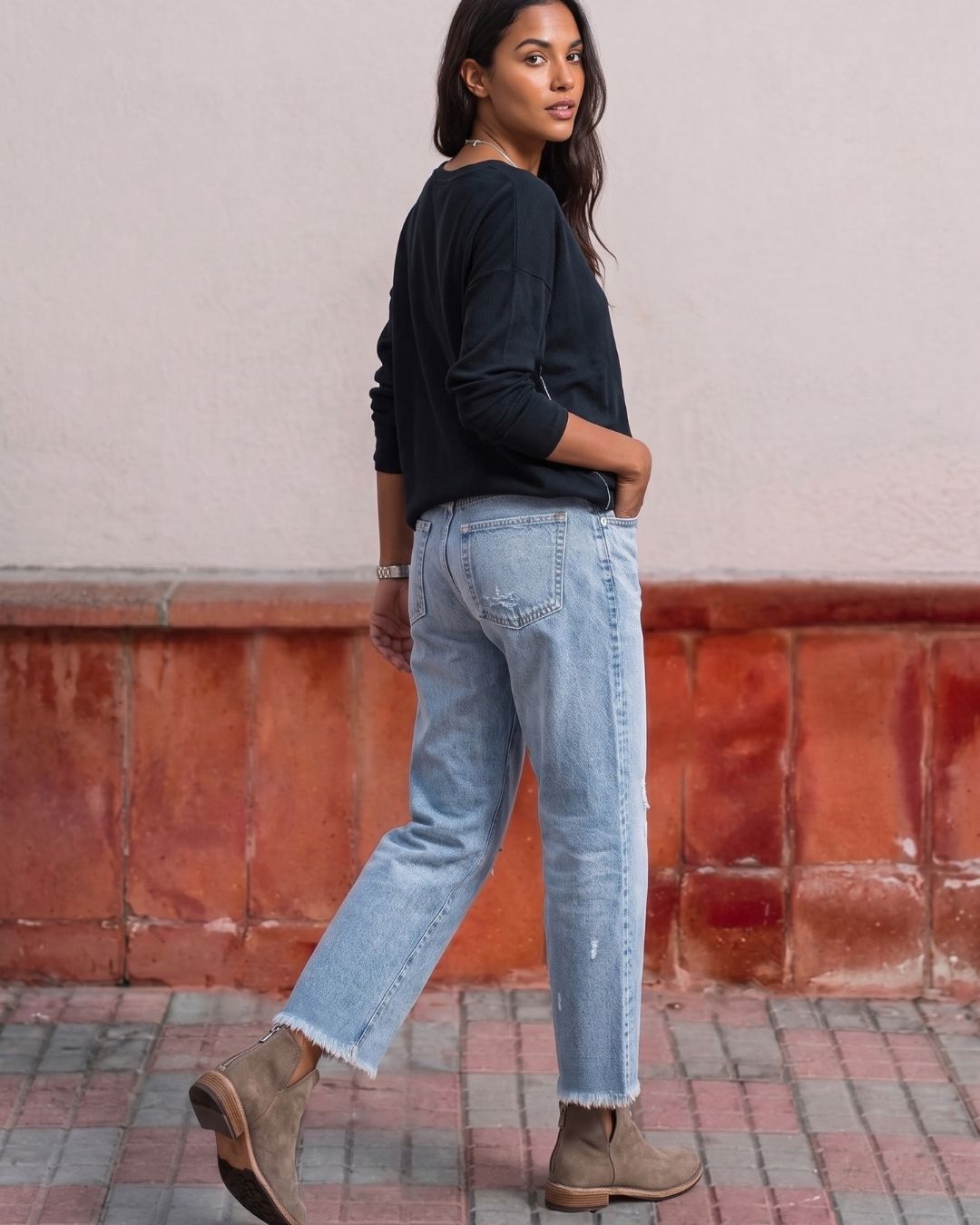 Lola™ | Mid Rise Crop Straight Jeans