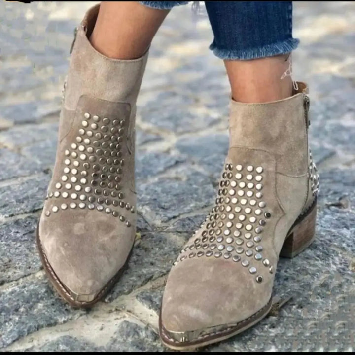 Paris | Pointed-toe Suede Boots
