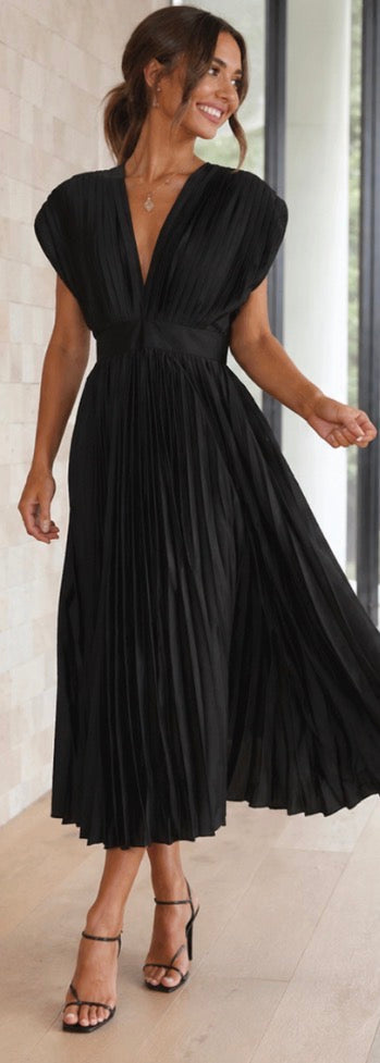 Violet &amp; Grace™ | Timeless Pleated Midi Dress